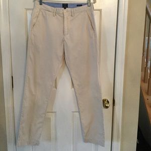 Men’s chino pants.
